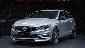 Volvon har en rak fyra på 367 hästkrafter och 470 Nm. 