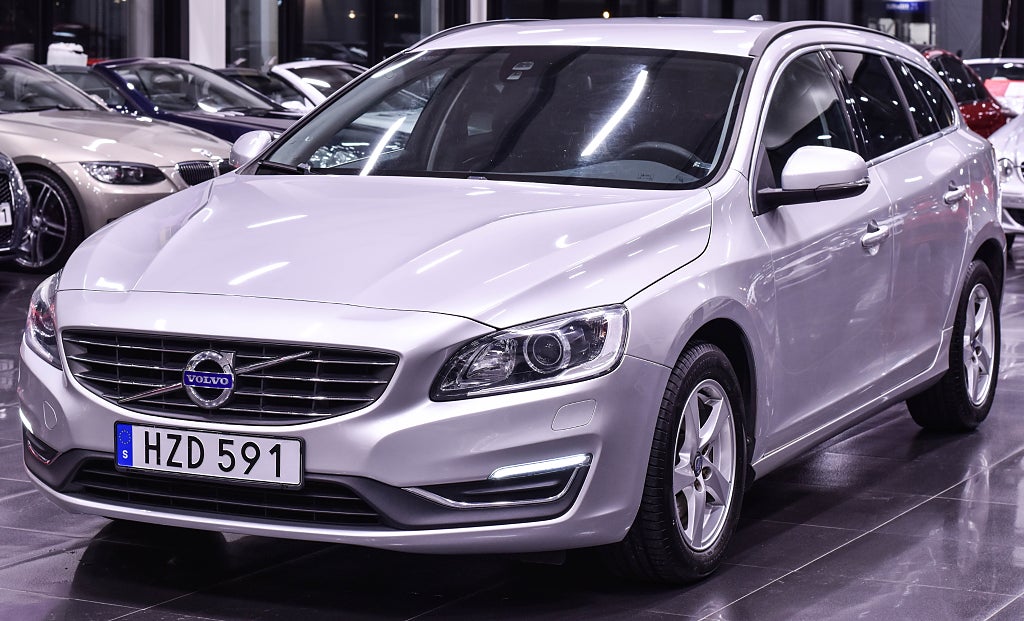 Volvo V60 D3 Momentum|D-Värmare|Kamrem bytt|Välservad