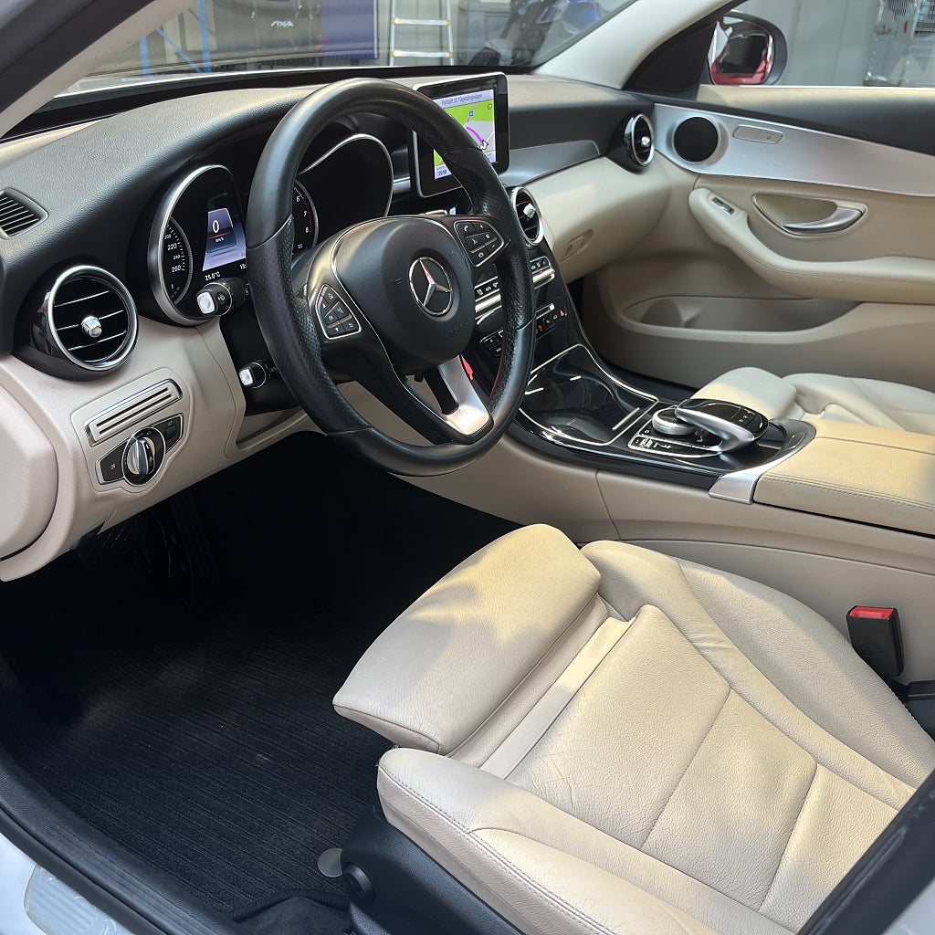 Mercedes-Benz C 200 Plus 4,99% Avantgarde Panorama Navi Backkamera Drag