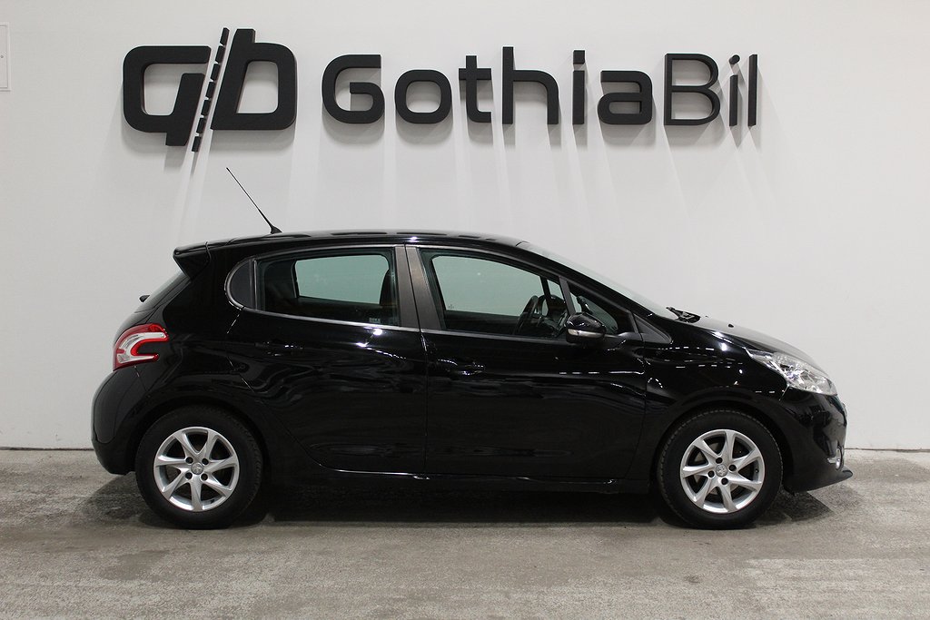 Peugeot 208 1.2 VTi Automat Farthållare Bluetooth Vinterhjul