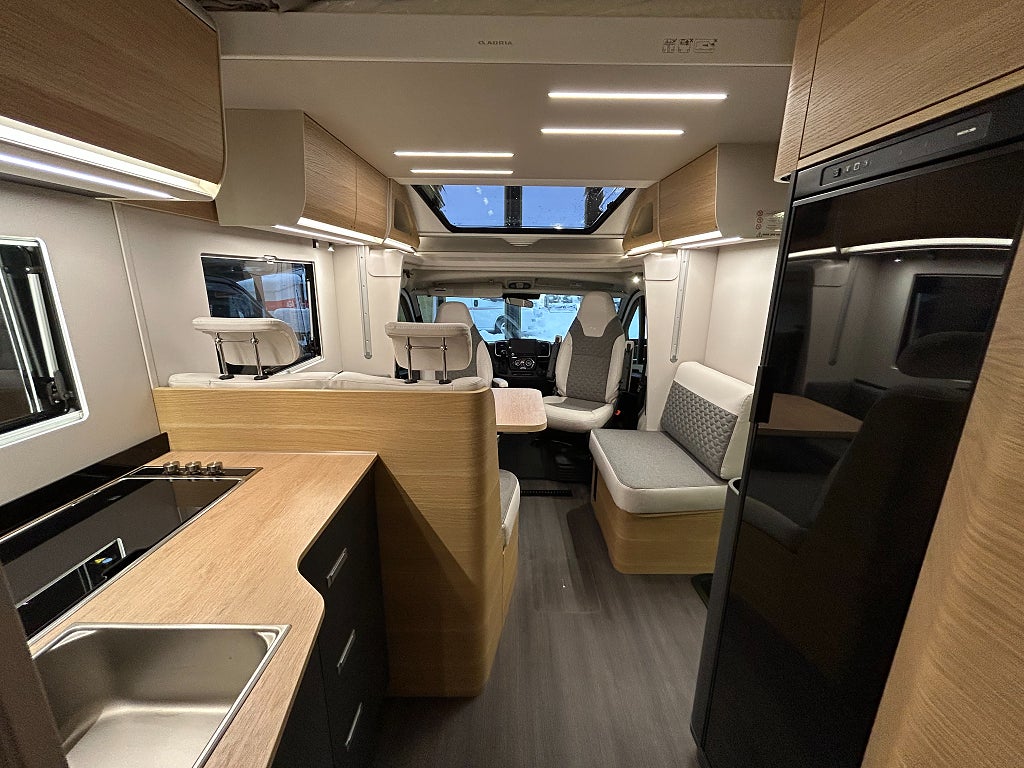 Adria Matrix 670 SL 60 Y /B-körkort/Taksäng/Automat/5 bältad - Adria