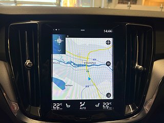 Volvo V60 PLUG-IN T6 AWD R-Design Drag/B-kamera/Mvärmare/S&V