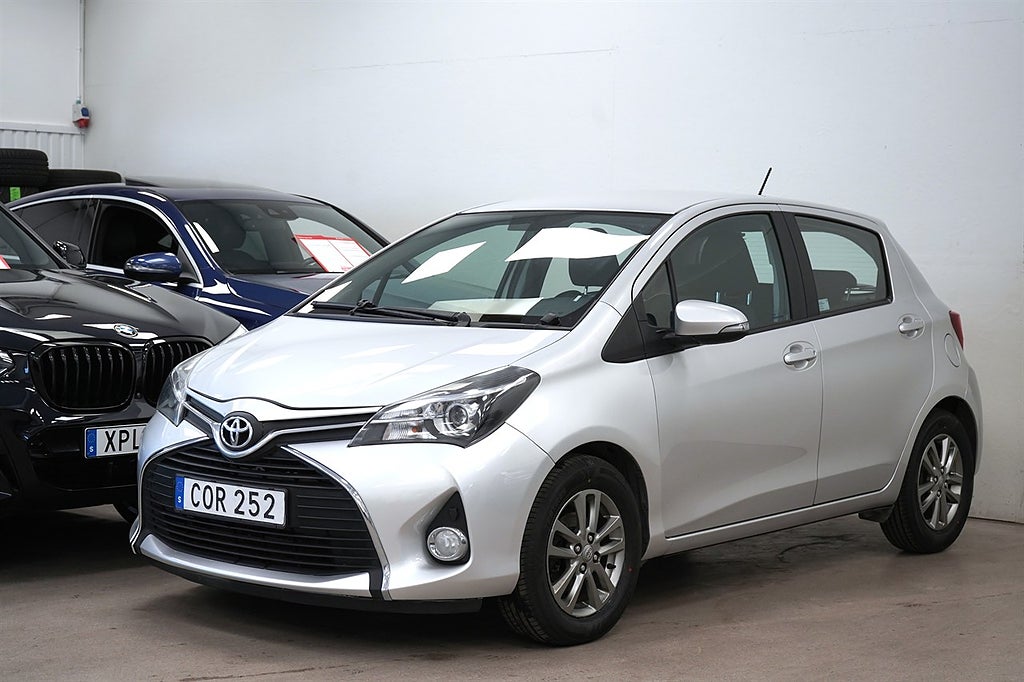 Toyota Yaris 1.33 DUAL VVT-i ACTIVE B-KAMERA NYSERVAD