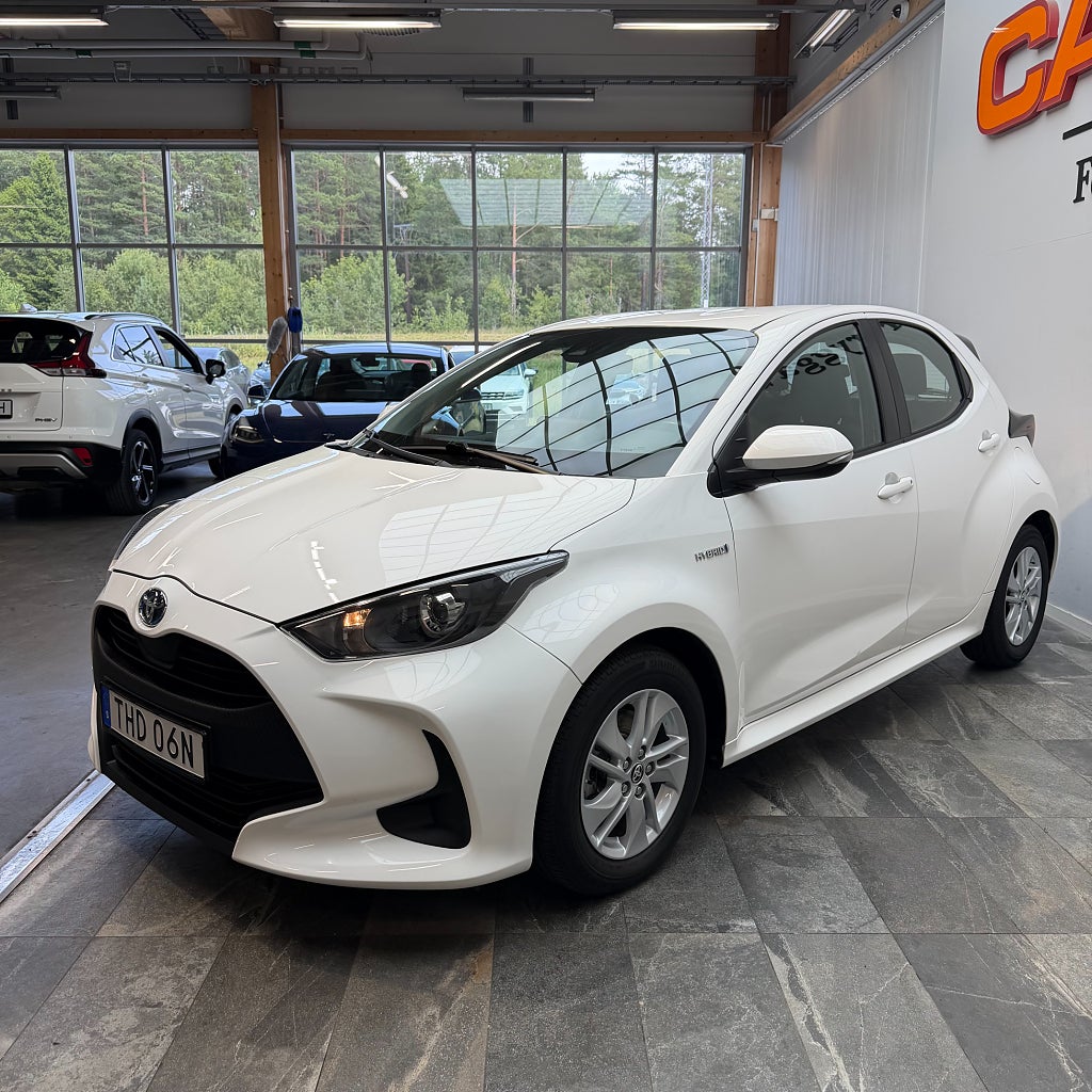 Toyota Yaris Hybrid CVT Active MOMS Värmare Backkamera