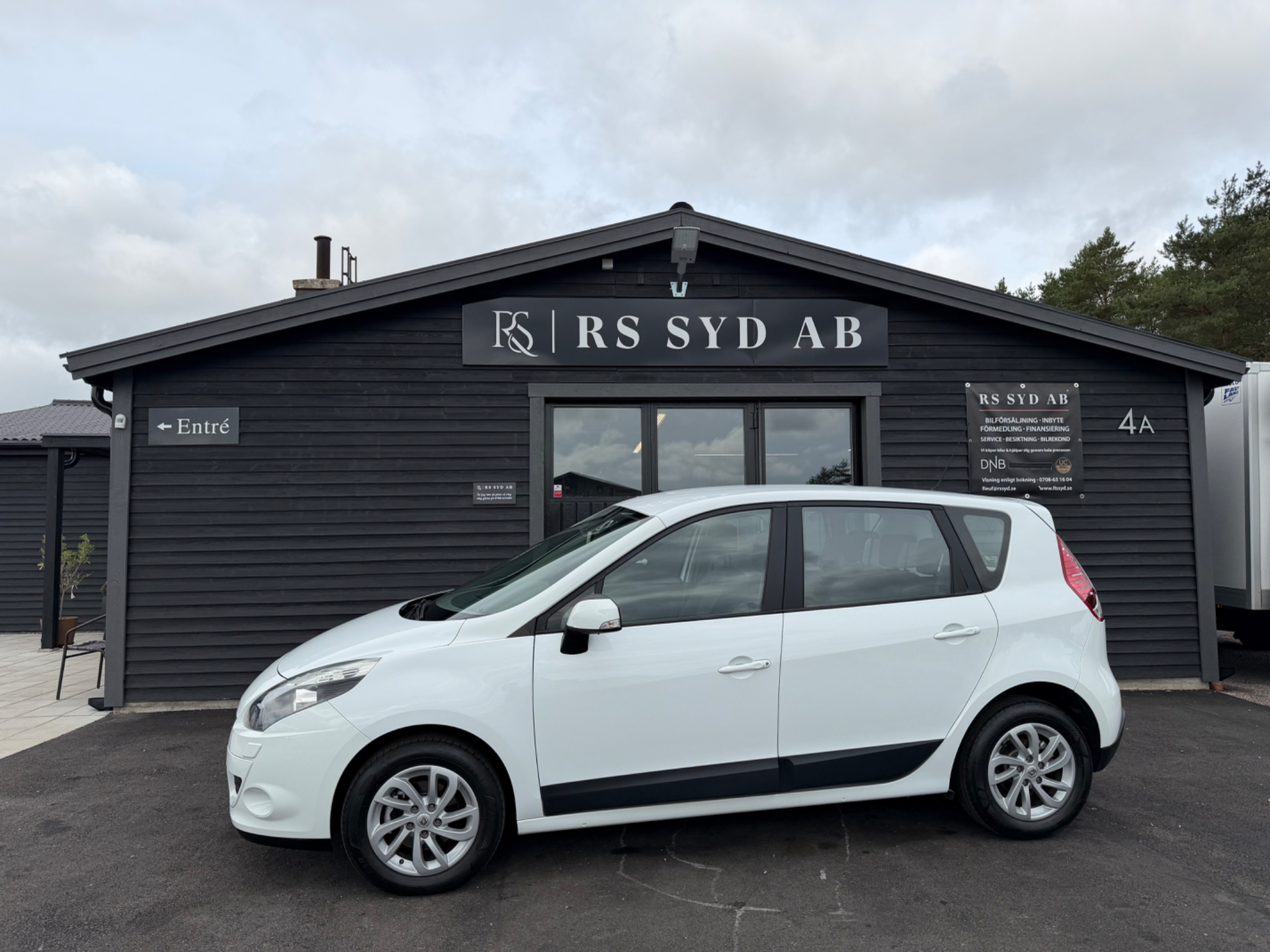 Renault Scenic 1.6 E85 AC 2012, kuva 2/55