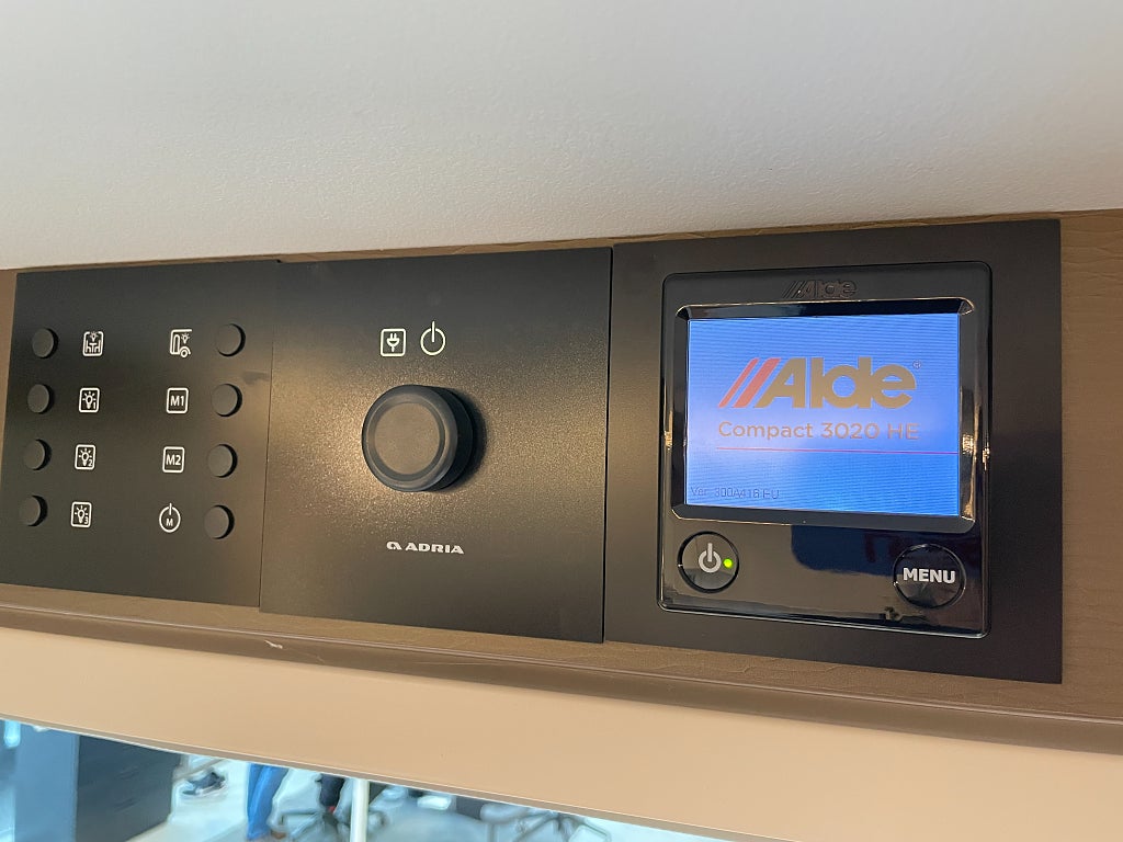 Adria Alpina 573 UP / ALDE / Ugn / Panorama / 1779kr/mån / Cityvatten  - Adria