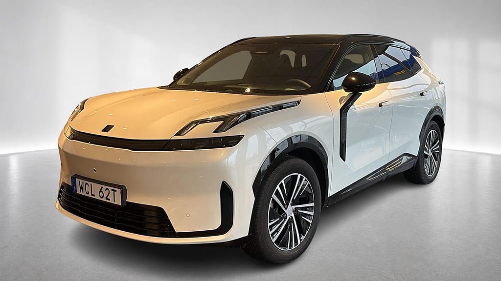 Lynk & Co 08 Core PHEV