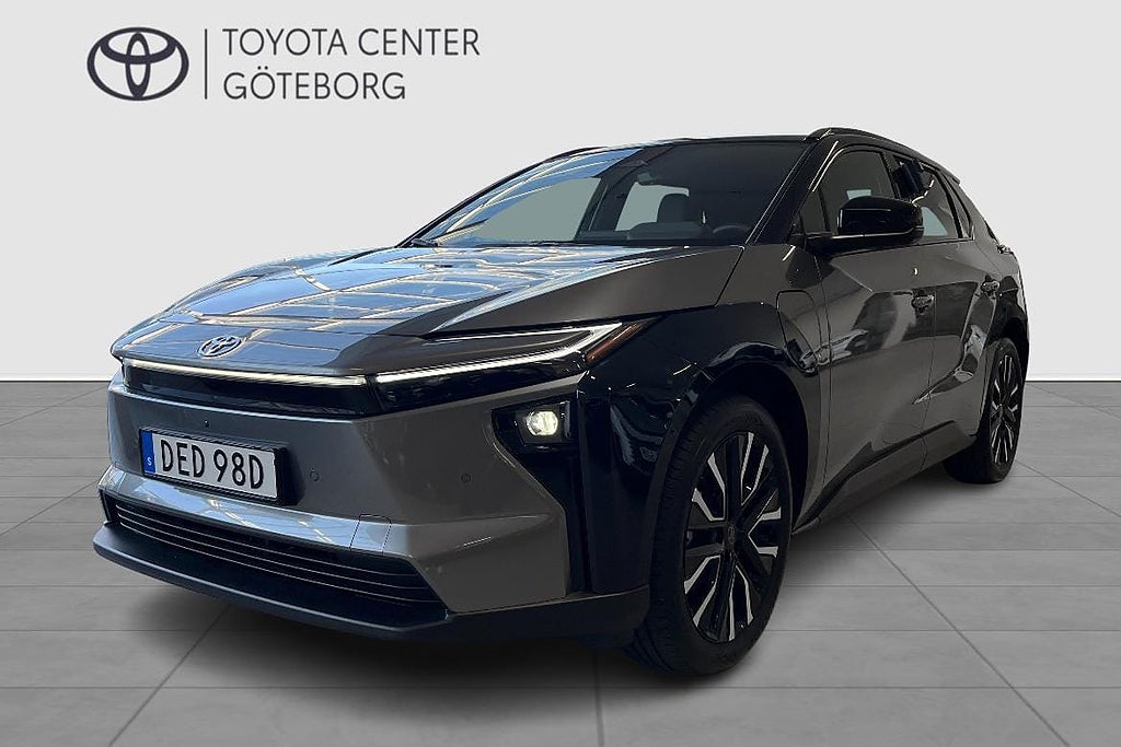Toyota bZ4X AWD EXECUTIVE PANORAMA BITONE