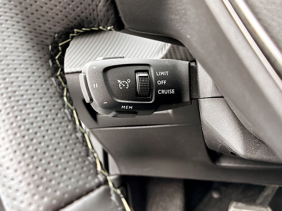 Bild på Peugeot 2008 GT 1.2 PT 130hk Aut B-KAMERA CARPLAY