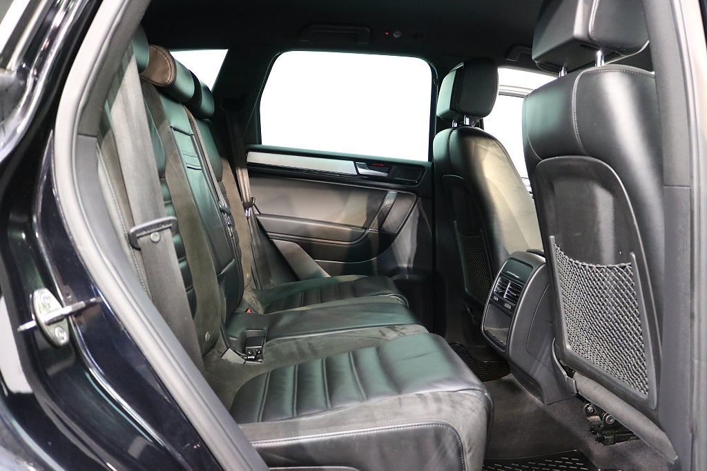 Volkswagen Touareg 2012 - miniatyr 18