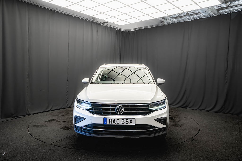 Volkswagen Tiguan TSI DRAG KAMERA ADAPTIV-FART CARPLAY 1-ÄGARE MOMS