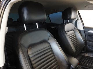 Sedan Volkswagen Passat 11 av 22