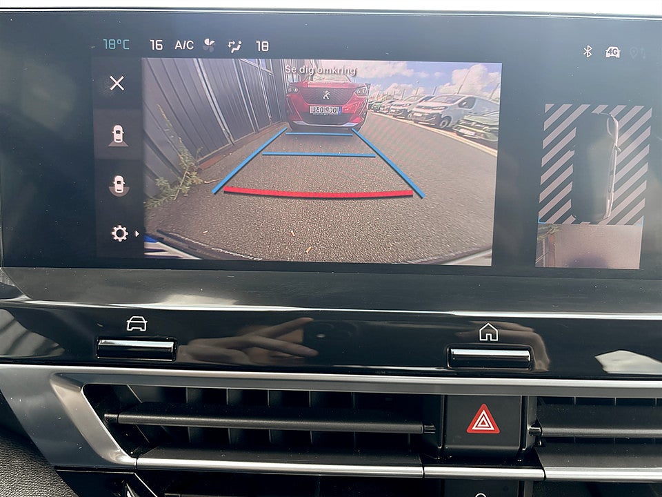 Bild på Citroën C4-X Shine 1.2 PT 130hk Aut B-KAMERA NAVI