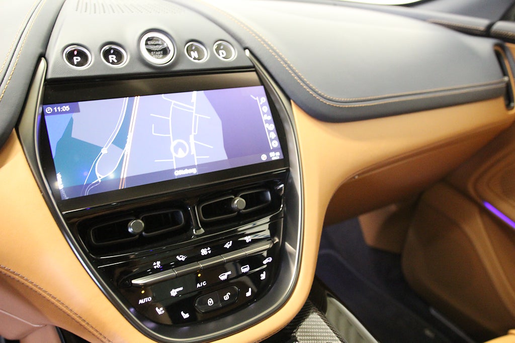 Aston Martin DBX 2023 - miniatyr 10