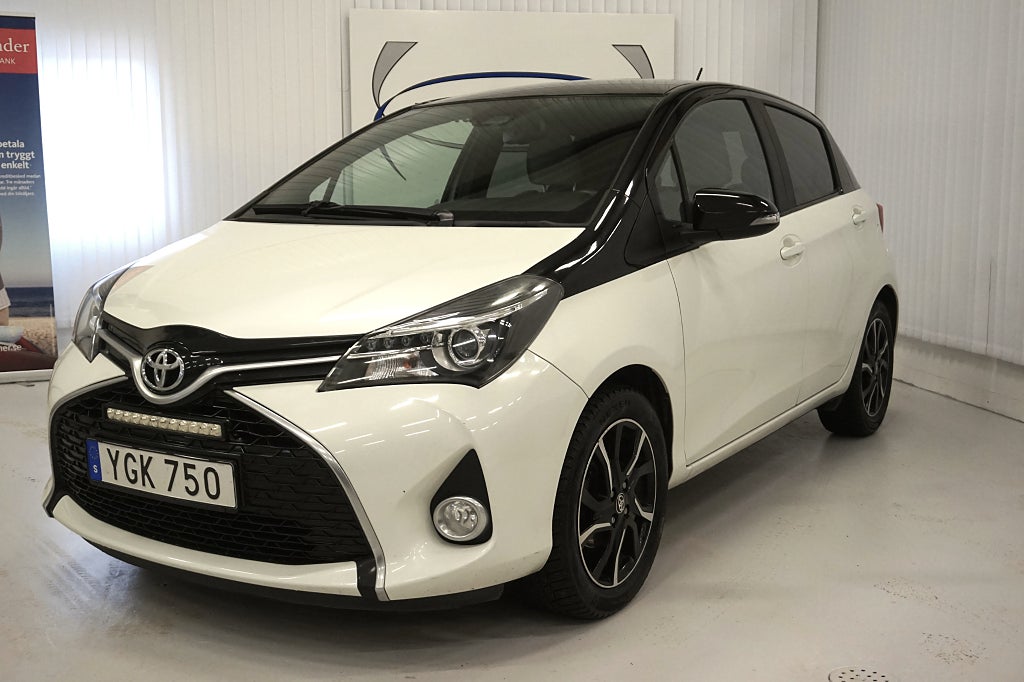 Toyota Yaris 5-dörrar 1.33 Dual VVT-i Active, Style Bitone Euro 6