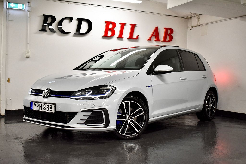 Volkswagen Golf GTE P-HEV PANORAMA COCKPIT PDC CARPLAY EU 6 