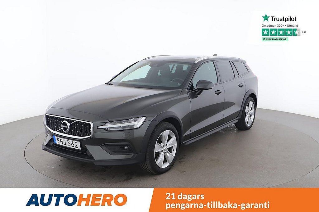 Volvo V60 Cross Country D4 Geartronic Momentum / NYSERVAD