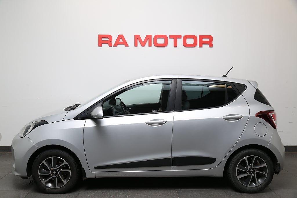 Hyundai i10 1,0 67hk Premium Automat Klima P-sensor Bluetooth 2017