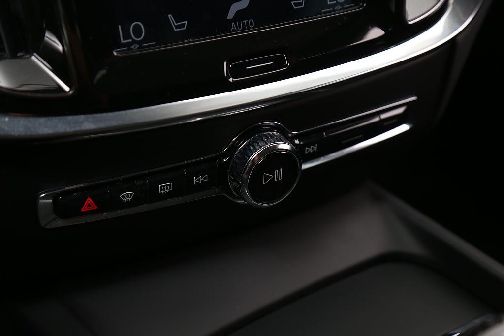 Volvo V60 D3 150hk Momentum Edition Aut Navi VOC Drag 2019