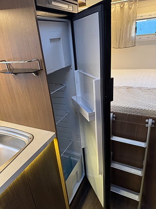 Husbil-alkov Roller Team Noble ART A9000 Elegance 6 bältade platser! 3500kg!Endast b-kort 9 av 20