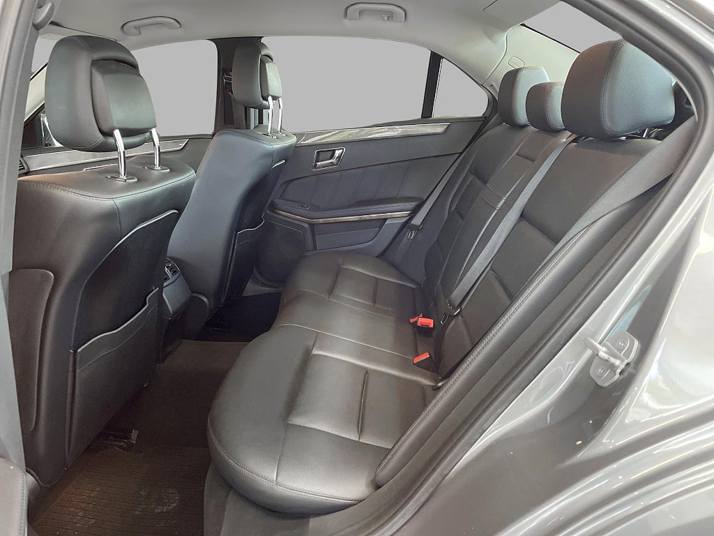 Mercedes-Benz E 2010 - miniatyr 13