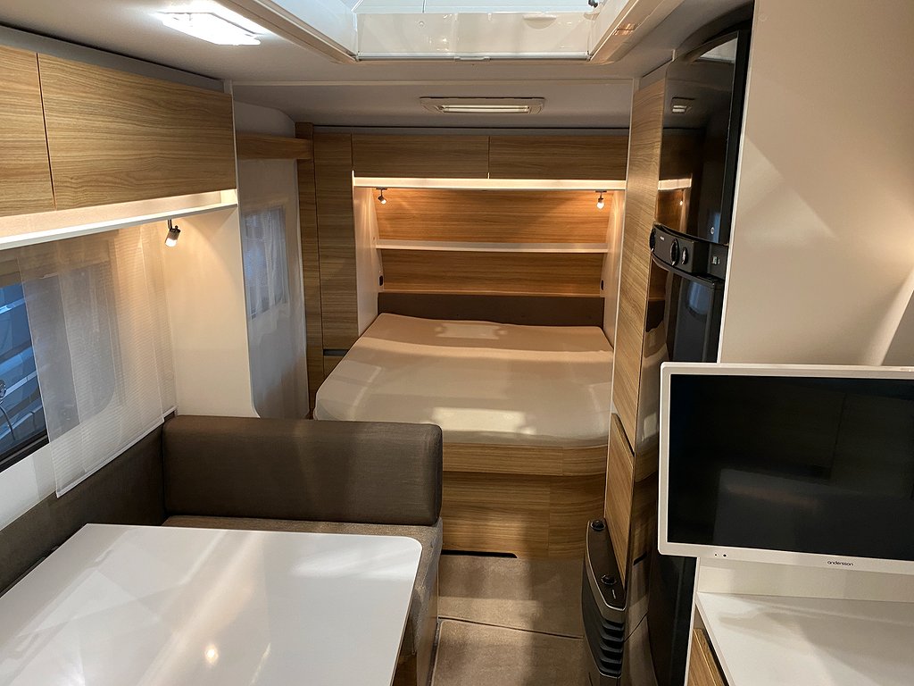 Adria Altea 542 PH / B-körkort / Markis / Queens-bed / Sittgrupp - Adria