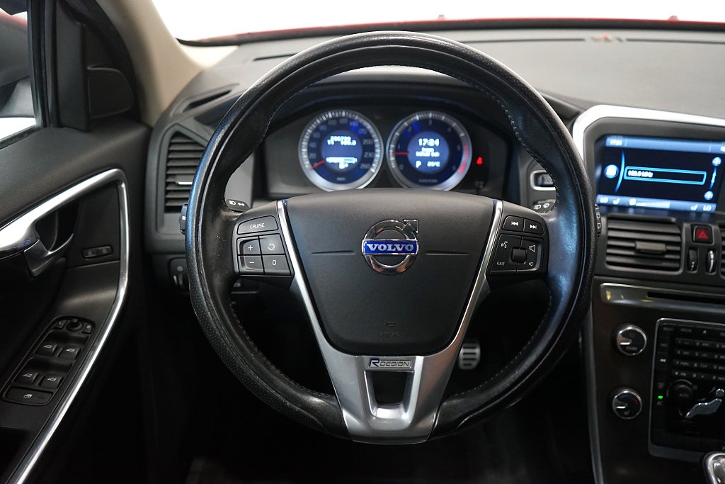 Volvo XC60 D4 AWD Geartronic R-Design Värmare Panorama Drag 163hk