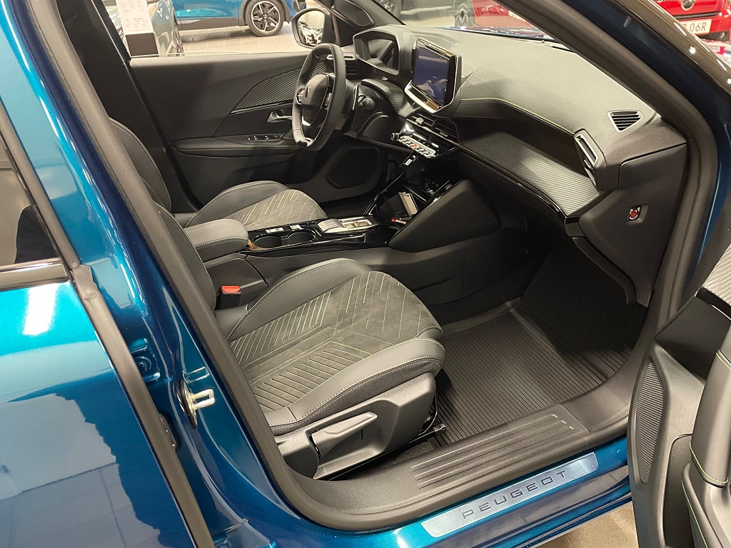 Peugeot 2008 Winter Edition PureTech AUT Omgående leverans thumbnail