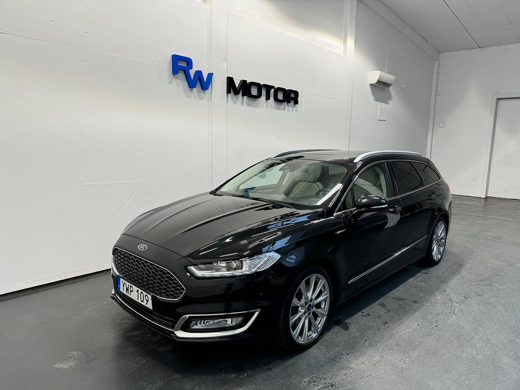 Ford Mondeo Kombi 2.0 TDCi 210hk Vignale Drag D-värm Pano 