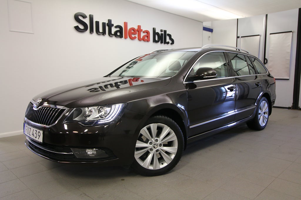 Skoda Superb Kombi 2.0 TDI 4x4 Elegance Dragkrok Ny Kamrem S/V hjul
