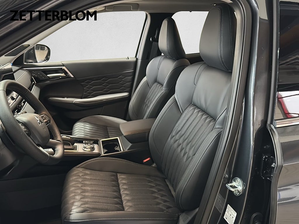 Kombi Mitsubishi Outlander 7 av 23