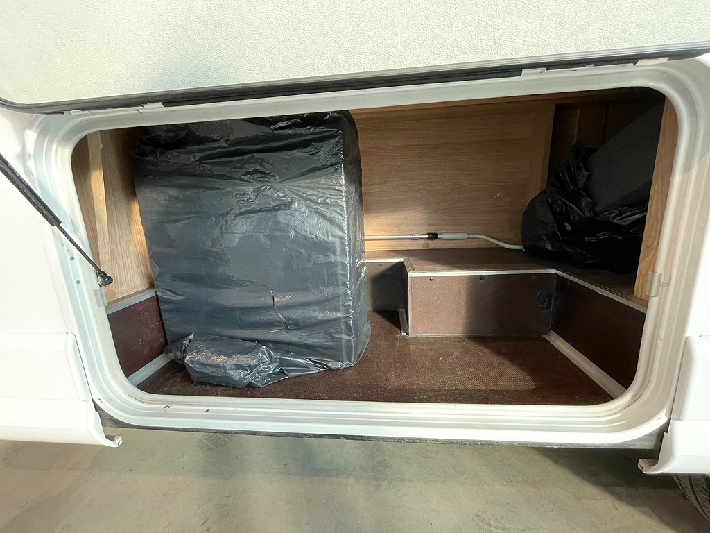 Knaus Sky TI 700 MEB  /Hyd-stöd/AC bodel/Solcell/Badrum bak - Knaus