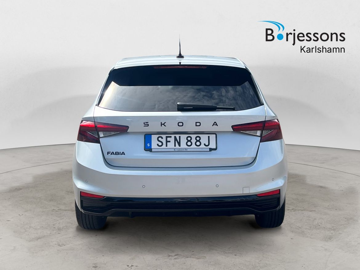 Skoda Fabia 2025, photo 4/49