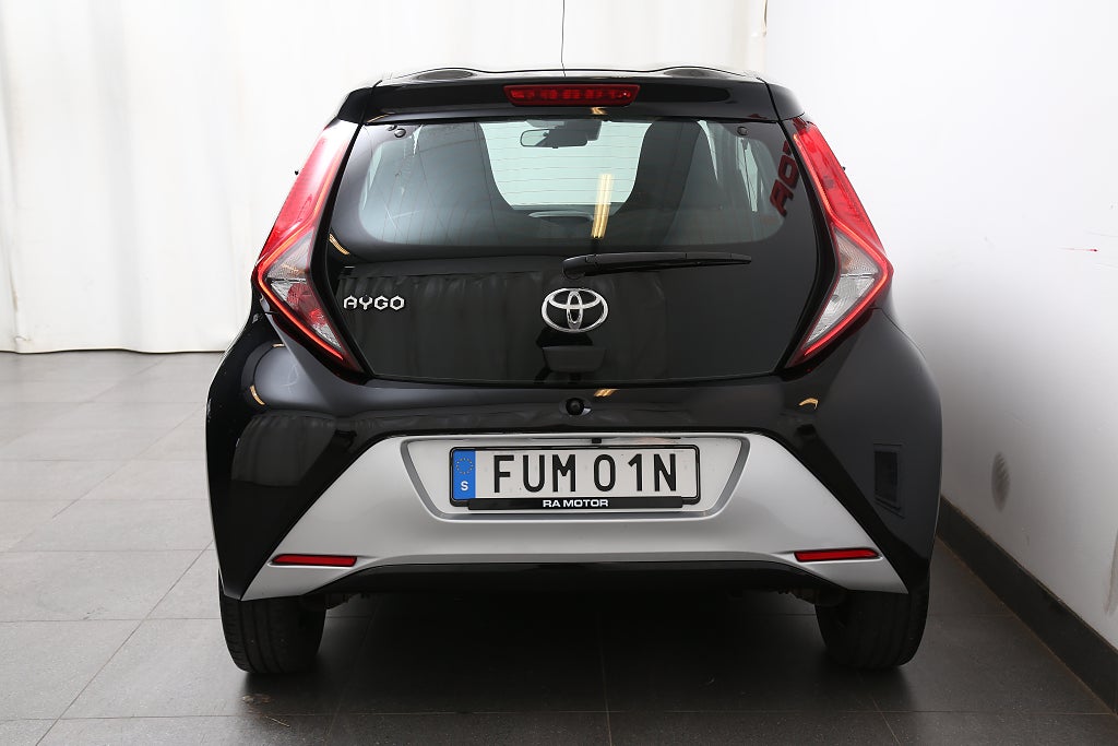 Toyota Aygo 1,0 VVT-i X-PLAY 5-dörrar CarPlay Kamera 2019