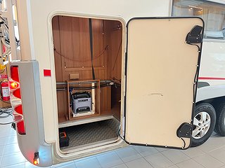 Husbil-halvintegrerad Kabe TM 880 LT 10 av 29