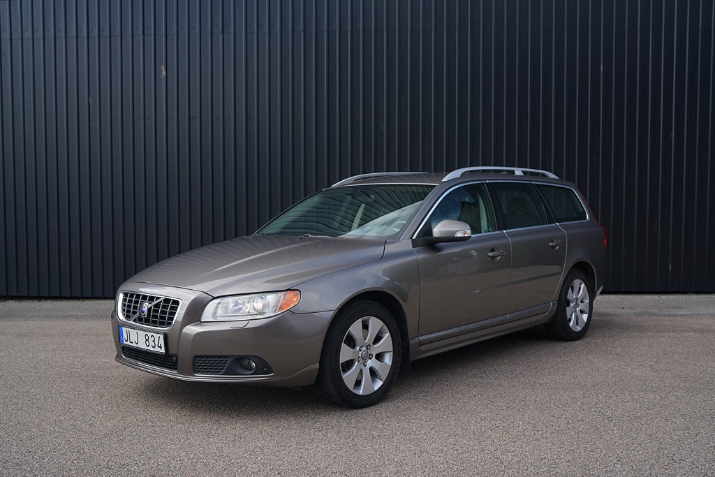 Volvo V70 2.4D Summum, bytt kamrem, 2 brukare, 6 månaders garanti