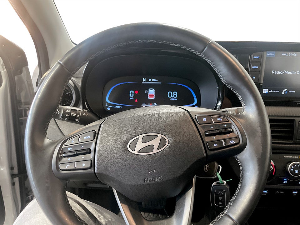 Bild på Hyundai i10 Essential 1.0 Blue AMT 67hk Aut RATTVÄRME CARPLAY