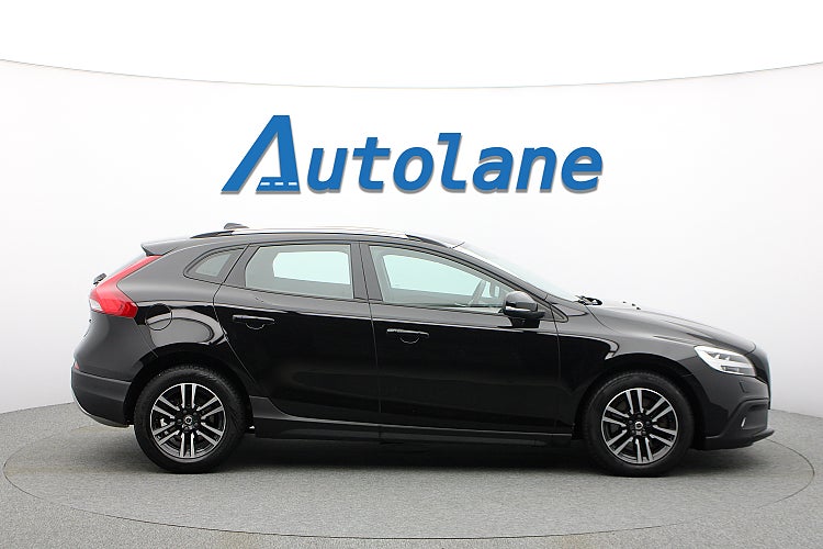 Volvo V40 Cross Country D2 Momentum  Värmare Sommarkampanj 4,99% 120hk