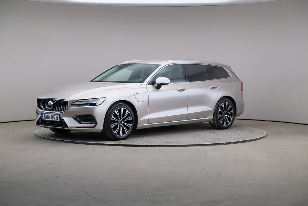 Volvo V60 Recharge T6 350hk Core Edition Drag Läder H&K