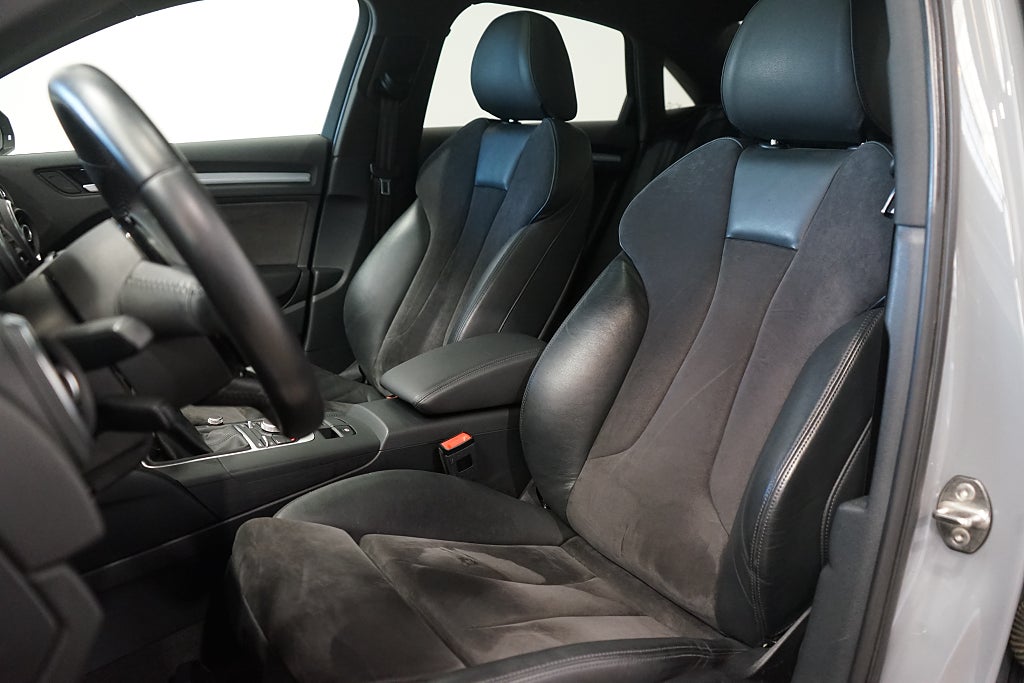 Audi A3 Sedan 2.0 TDI quattro Ambition Manuell Taklucka 150hk