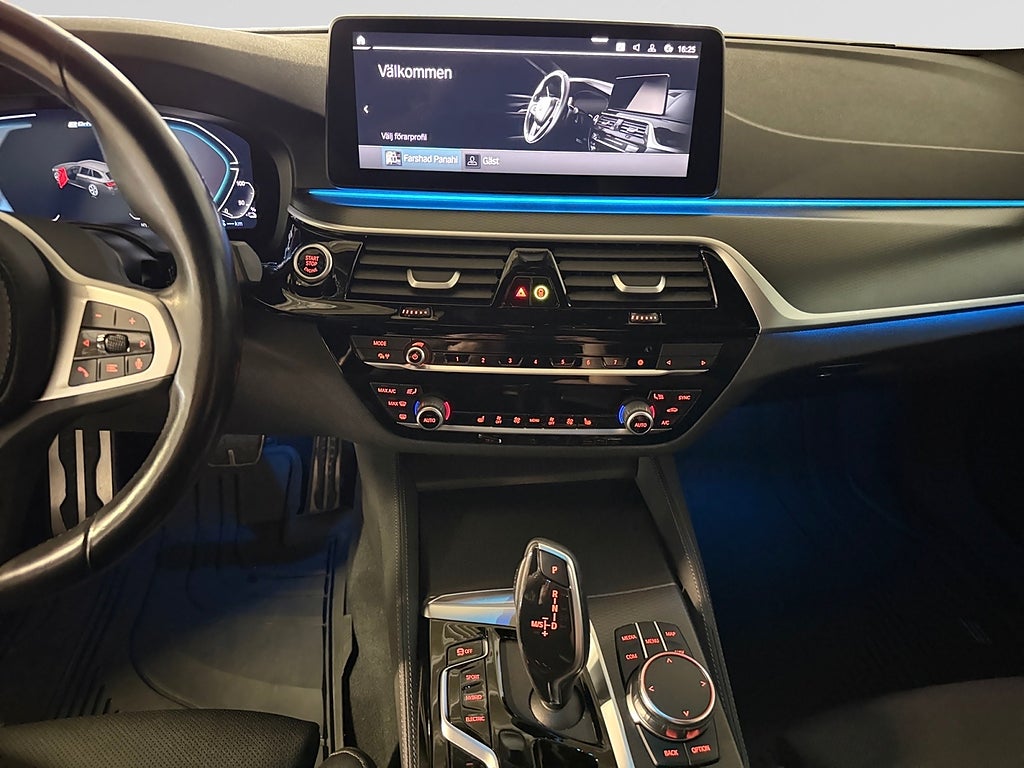 BMW 530e xDrive Touring M Sport Farthållare B-kam Sensatec läder bild 12