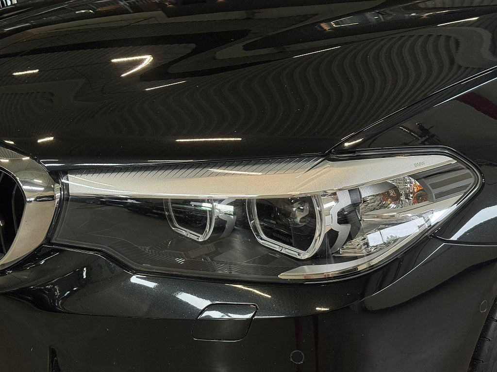 BMW 520d xDrive *3,99%* M Sport 19" Värmare Navi Kamera Drag