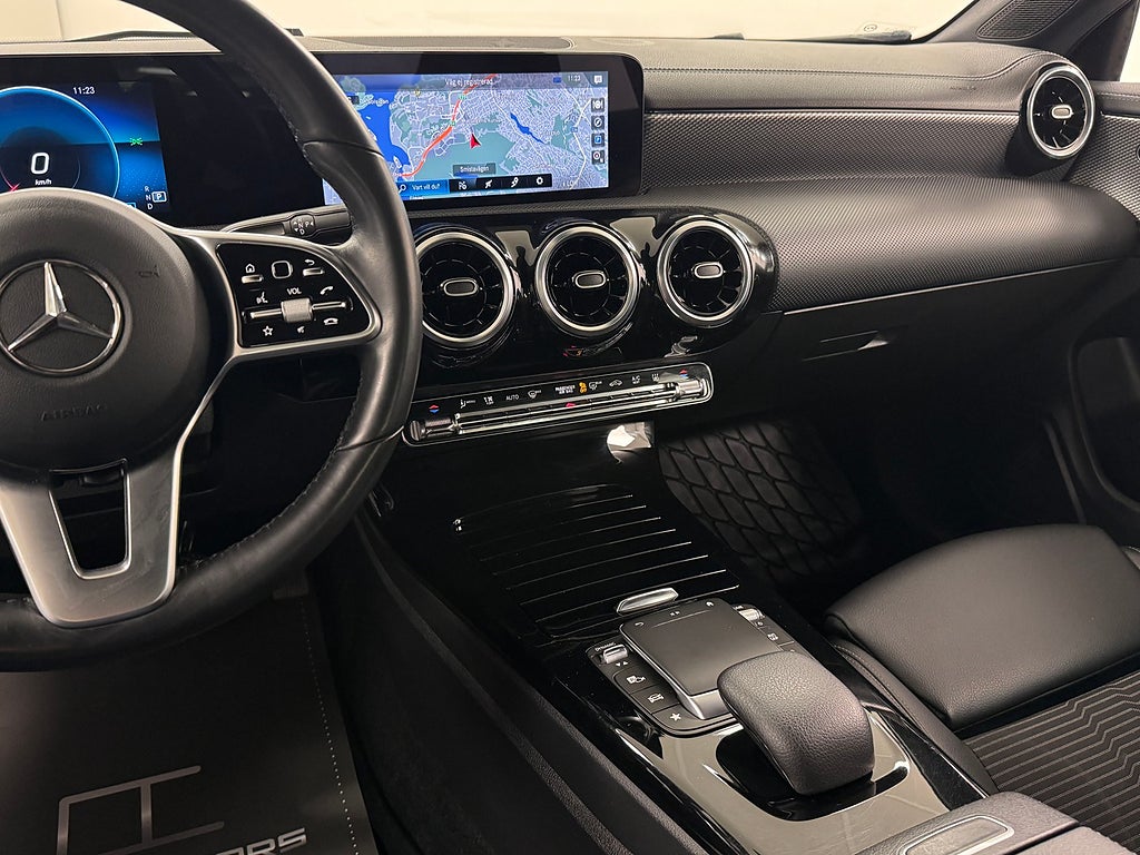 Mercedes-Benz CLA 200 Coupe 7G Aut Navi Värmare Svensksåld bild 5