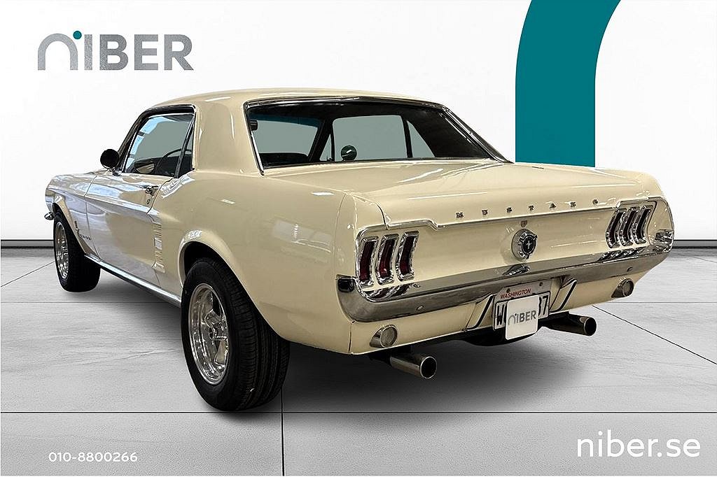 Ford Mustang Hardtop UNIK Ford Mustang Hardtop 4.7 V8, 203hk, renoverad motor