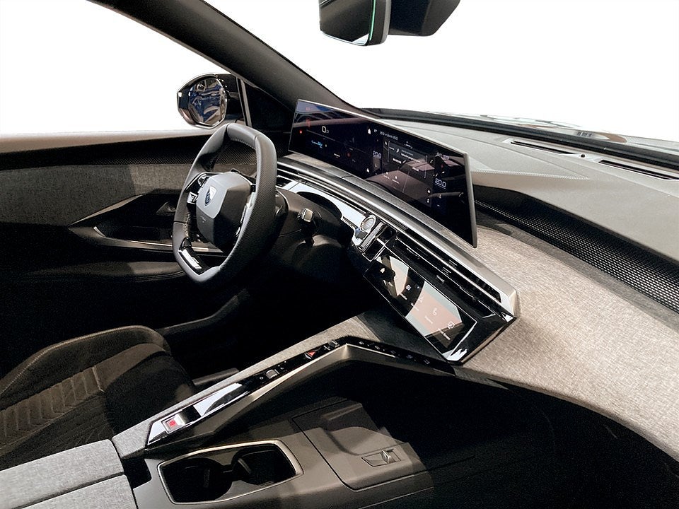 Bild på Peugeot E-3008 GT 214hk Aut - B-KAMERA, CARPLAY