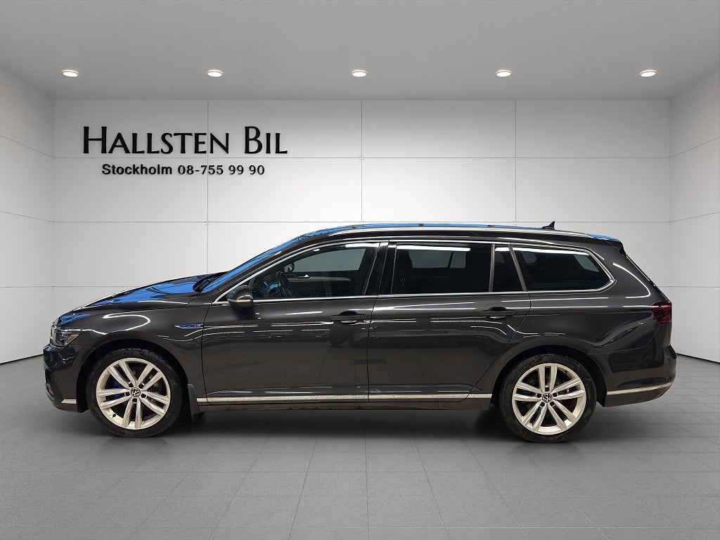 Volkswagen Passat GTE Plug In Värmare Moms ExecutiveBusiness CarPlay Drag