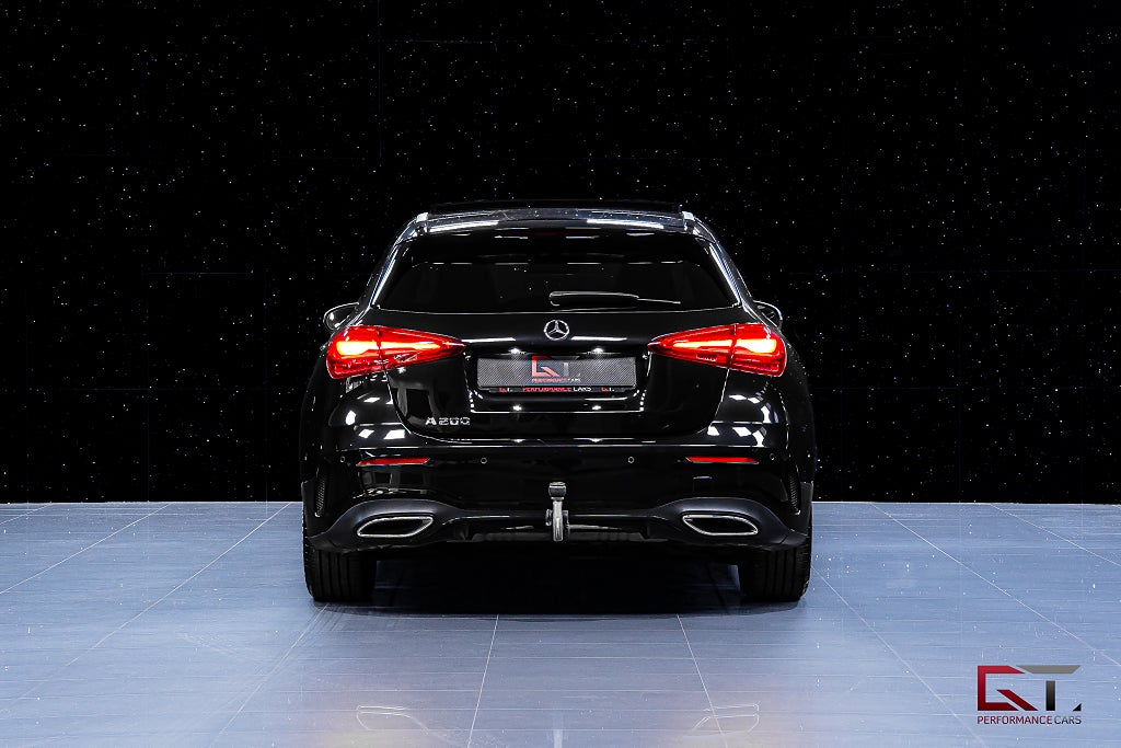 Mercedes-Benz A200 AMG FACELIFT Pano Drag ACC Elstolar Minne 360° Matrix