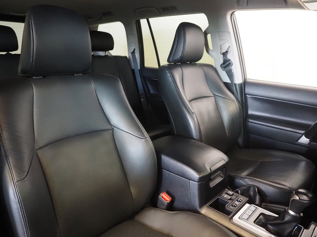 Toyota Land Cruiser 2.8 D-4D 4WD Premium|7-sits|Drag|D-värm| 2020