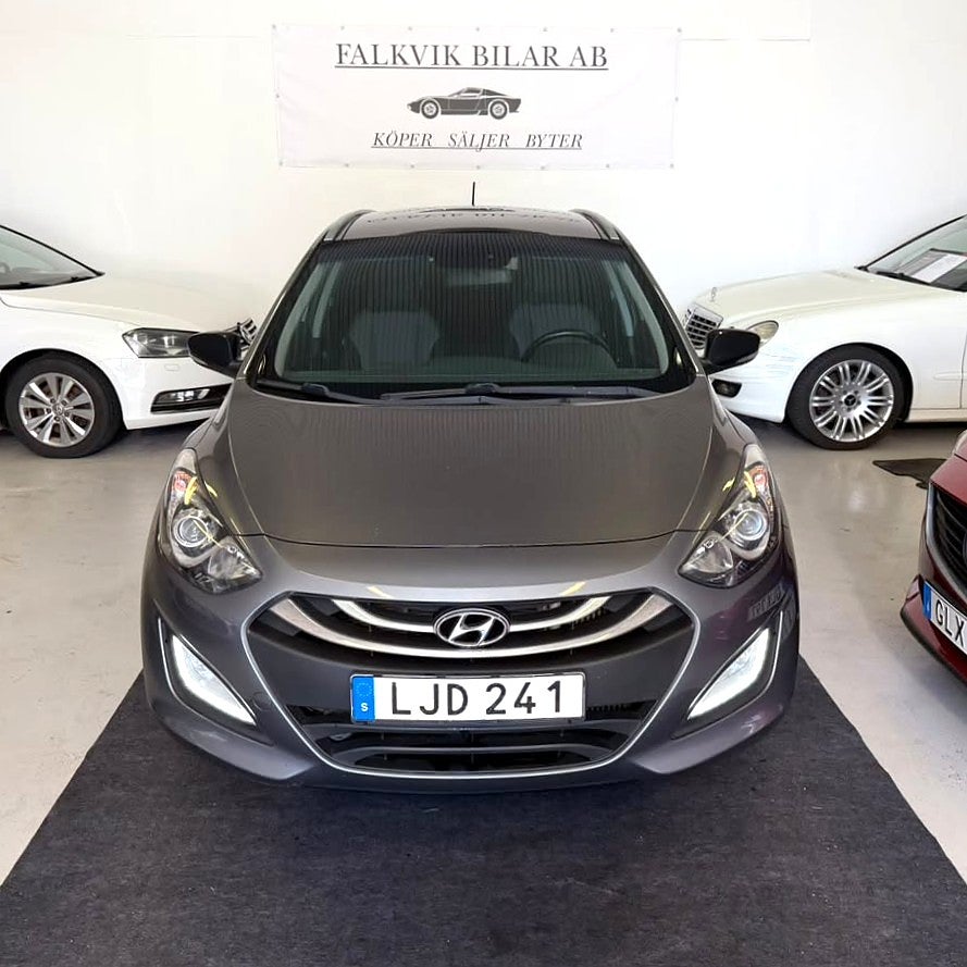 Hyundai i30 Kombi 1.6 CRDi Business Euro 5 / Bes / panoramatak/Drag
