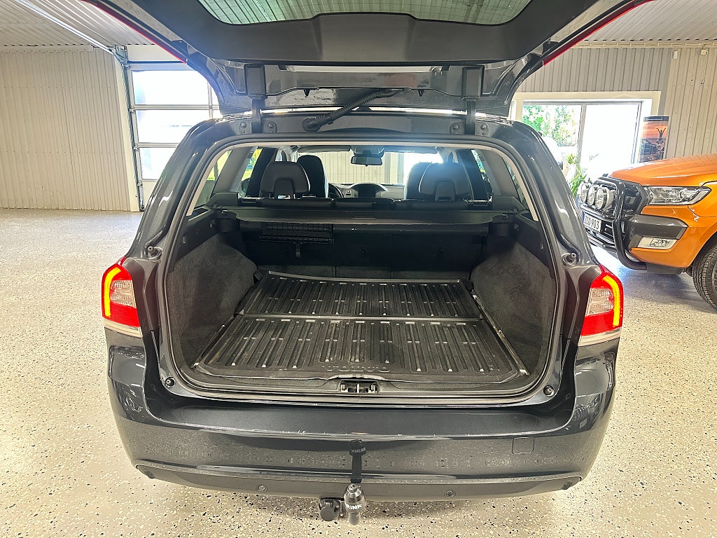 Volvo V70 D3 Geartronic Classic, Momentum Kamrem bytt Nyservad